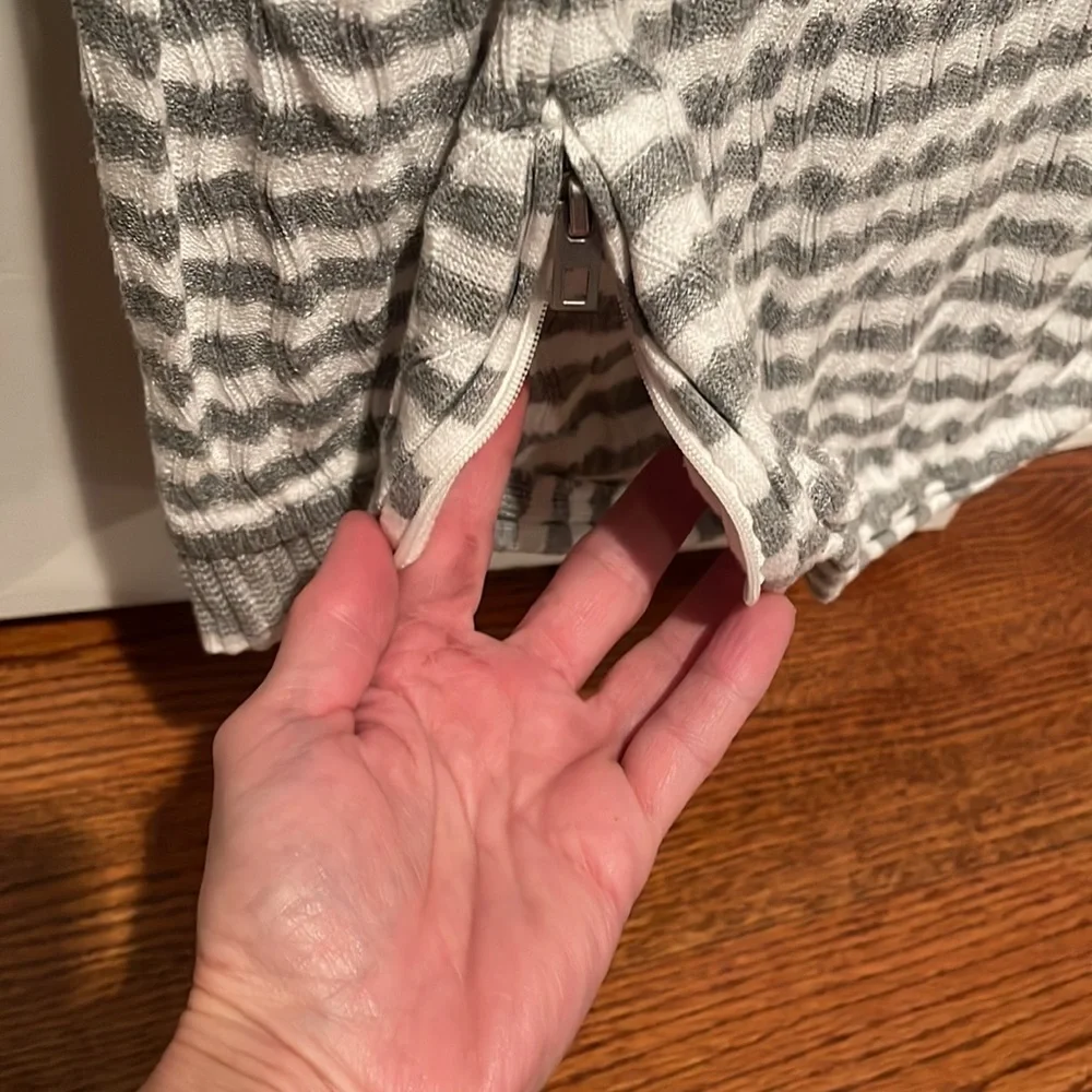 JOHN + JENN Striped Crew Neck Sweater - Picture 7 of 10